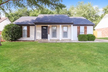 10626 Oak Leaf Dr Olive Branch, MS 38654